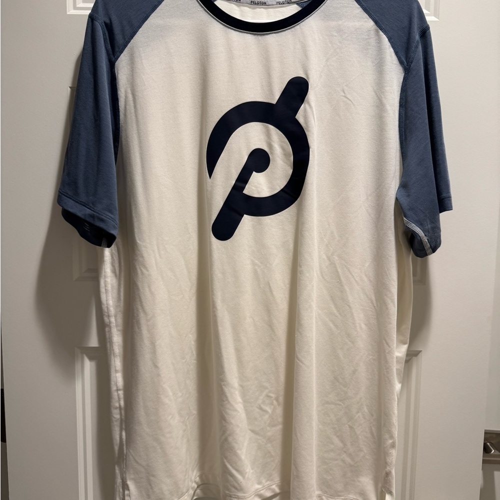 Peloton unisex T-shirt.